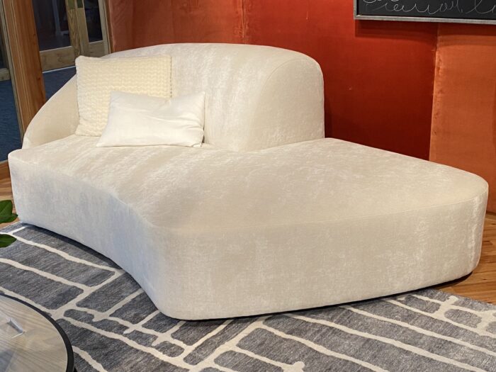 Roburg Sofa - Image 2
